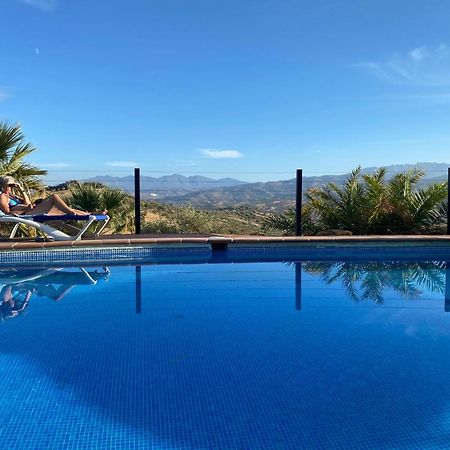 Tiny House 12M2 In Holiday Park With 55 M2 Pool Tolox Dış mekan fotoğraf