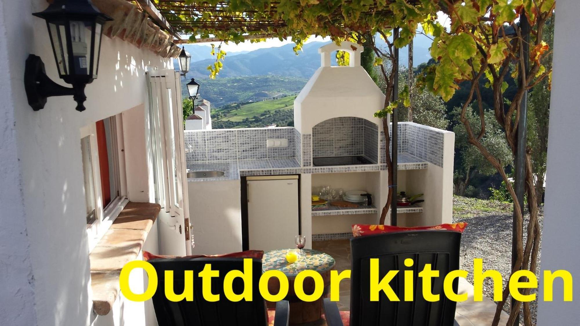 Tiny House 12M2 In Holiday Park With 55 M2 Pool Tolox Dış mekan fotoğraf