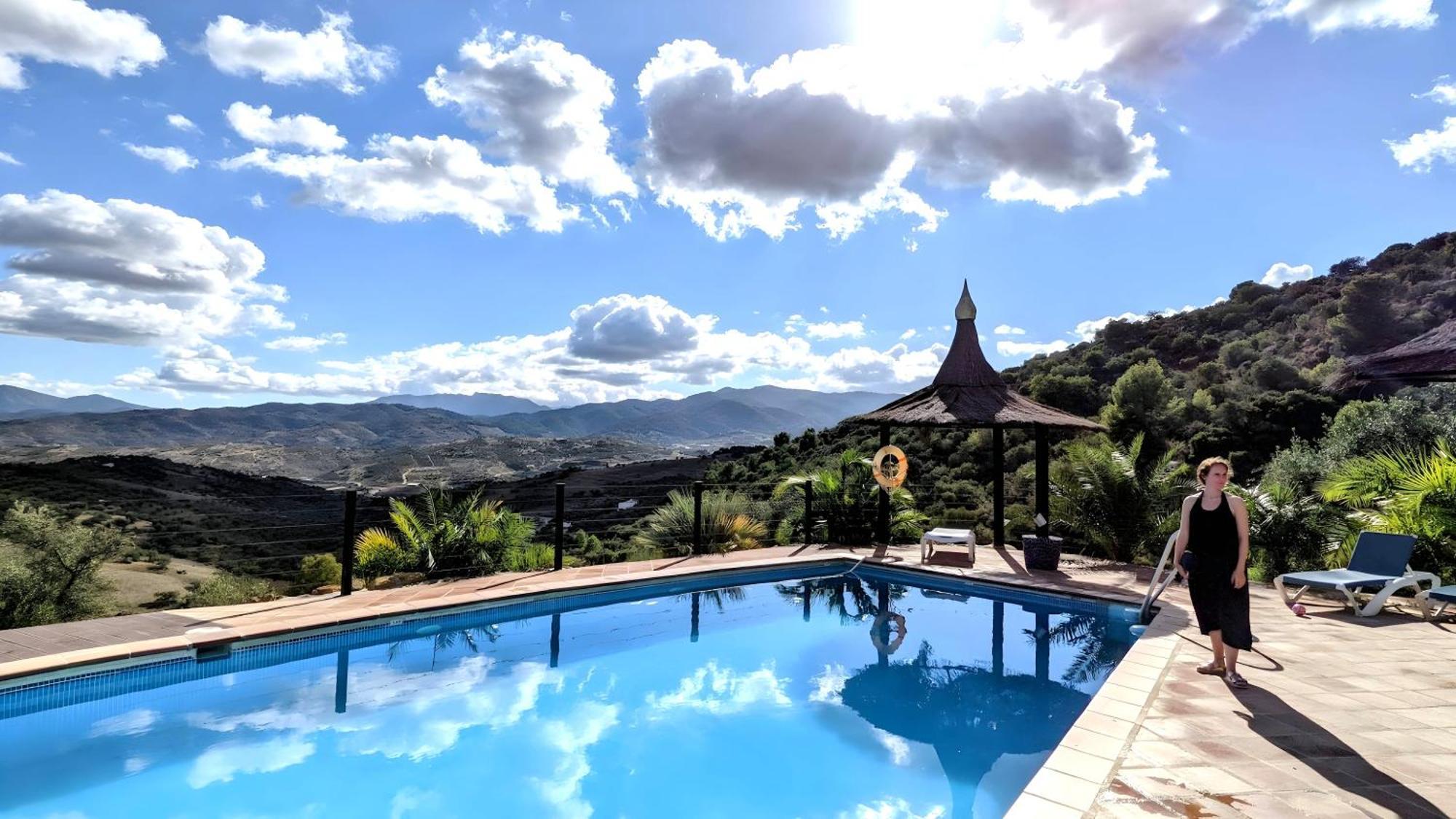 Tiny House 12M2 In Holiday Park With 55 M2 Pool Tolox Dış mekan fotoğraf